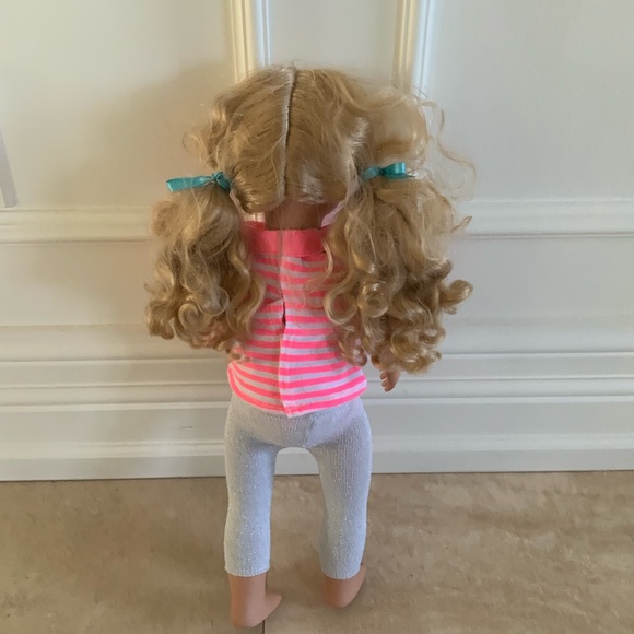 OUR GENERATION BATTAT DOLL 18” Inch Blonde Hair Green Eyes - Picture 10 of 10